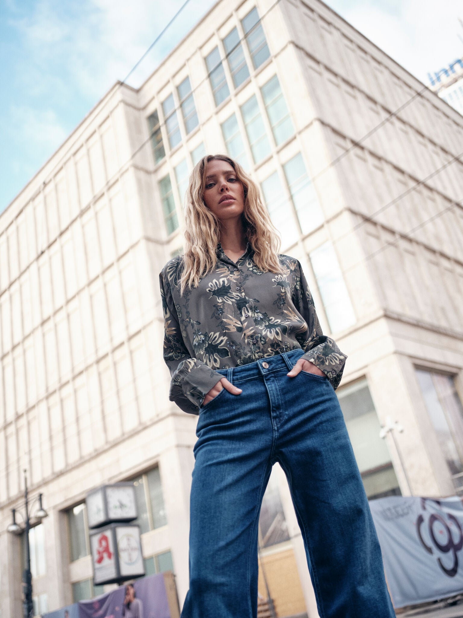 Modelshot / Deep Blue / Detail